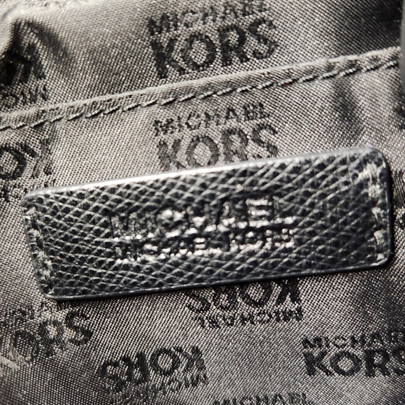 Michael Kors Black MD Cindy Dome Leather Satchel, Designer Bag - Picture 3 of 5